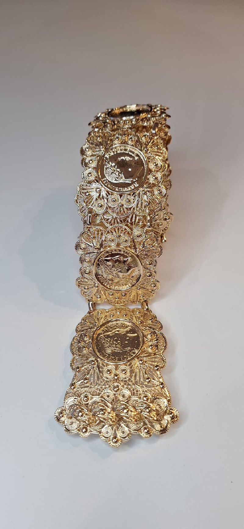 KATCHER dorado, cinturón metálico