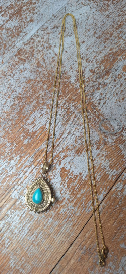 TAPE dorado, colgante