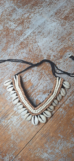 CHIPIONA, collar conchas negro