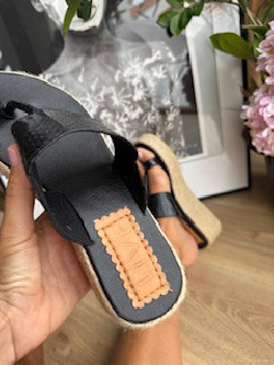 BERGATIN negra, cuña