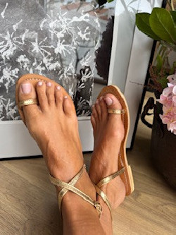 SLOPP dorada, sandalia plana