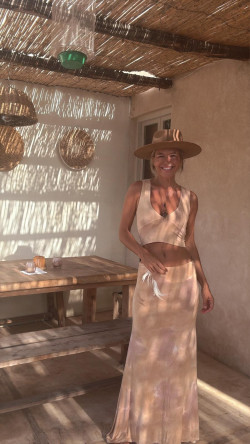 VIENA tie salmón/rosa, falda larga