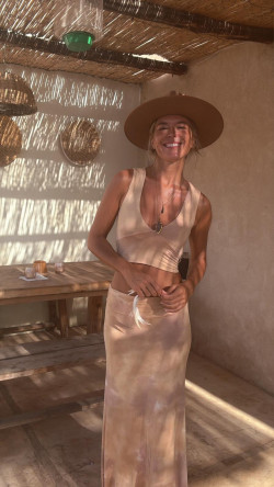 VIENA tie salmón/rosa, falda larga