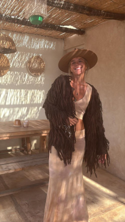 MOREIS  morada, chaqueta flecos