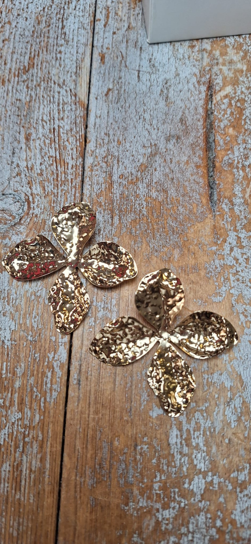 MARGI dorado, pendientes