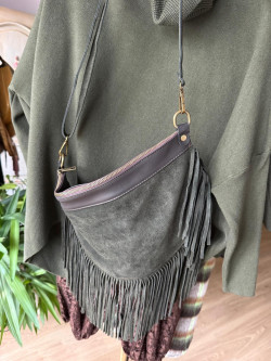 MESKI verde, bolso flecos