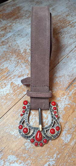 NIRO  cinturón mocca/rojo