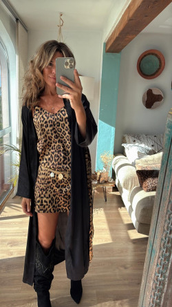 DAMA , conjunto  bata y camisón leopardo .